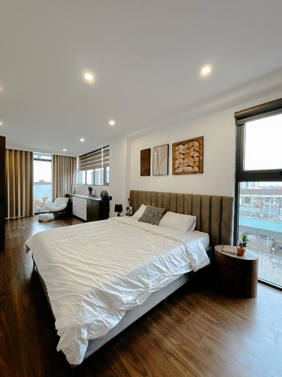 Sky villas with large balcony – Hanoi